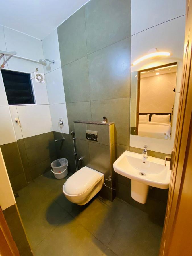 Hotel Nujoom Rooms & Apartments Kochi Buitenkant foto