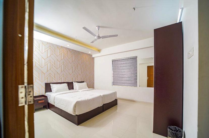 Hotel Nujoom Rooms & Apartments Kochi Buitenkant foto