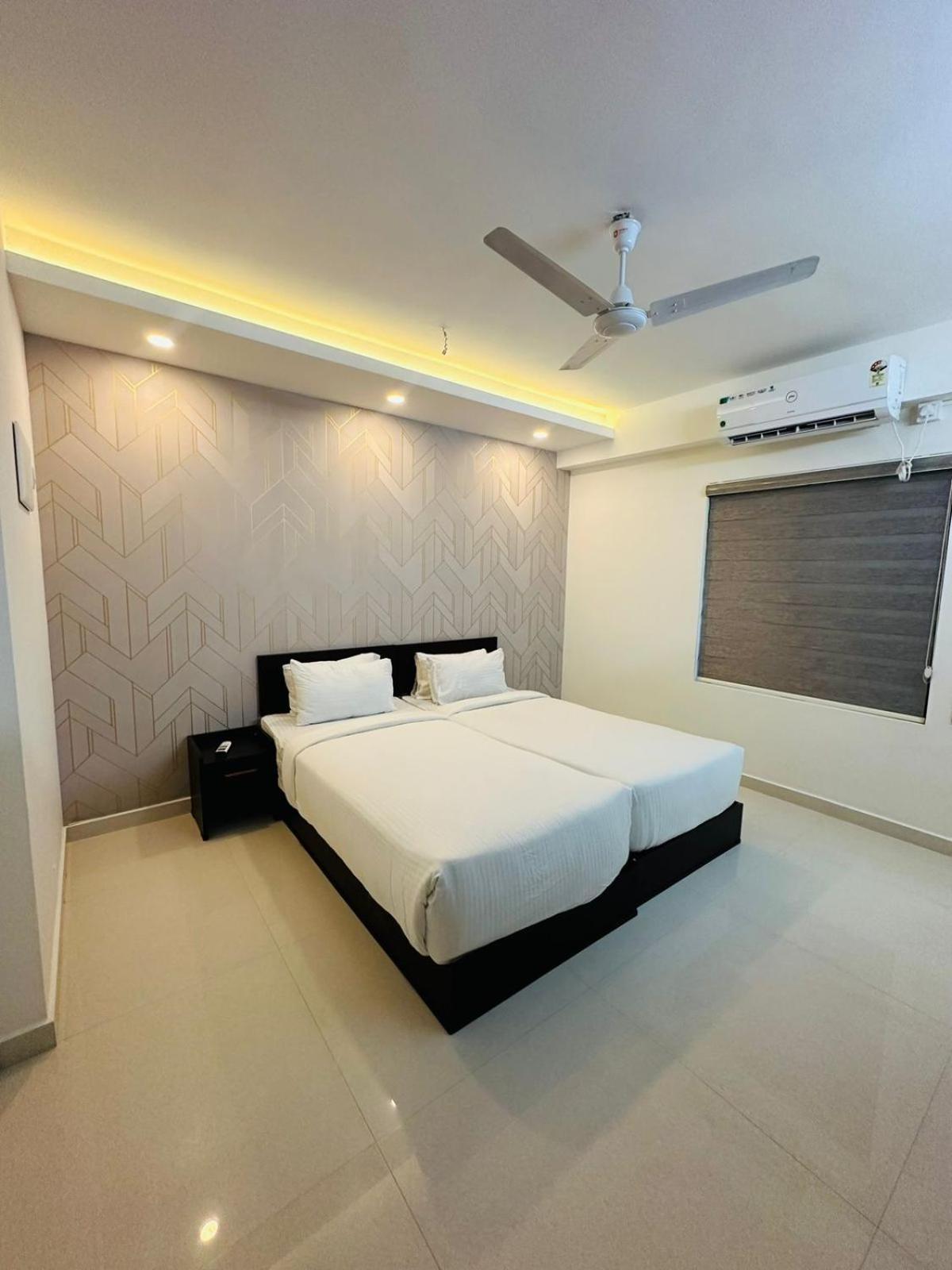 Hotel Nujoom Rooms & Apartments Kochi Buitenkant foto