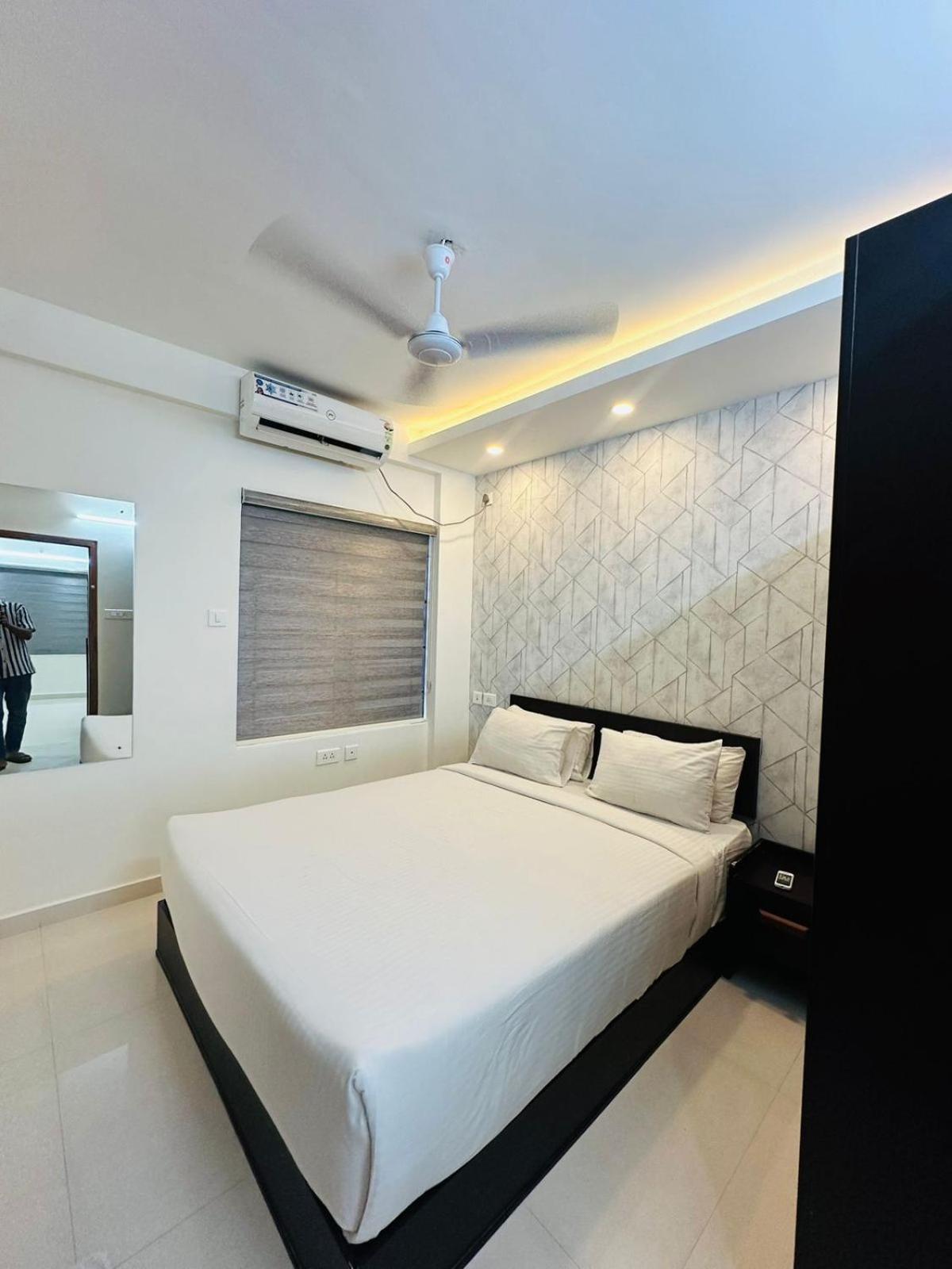 Hotel Nujoom Rooms & Apartments Kochi Buitenkant foto