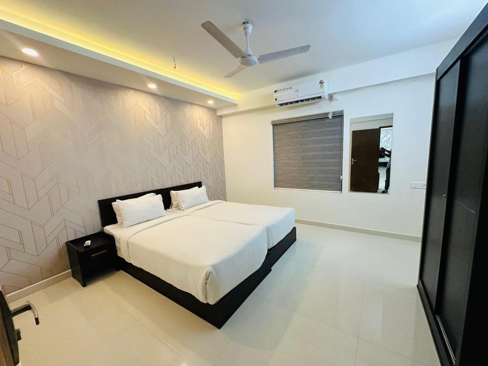 Hotel Nujoom Rooms & Apartments Kochi Buitenkant foto