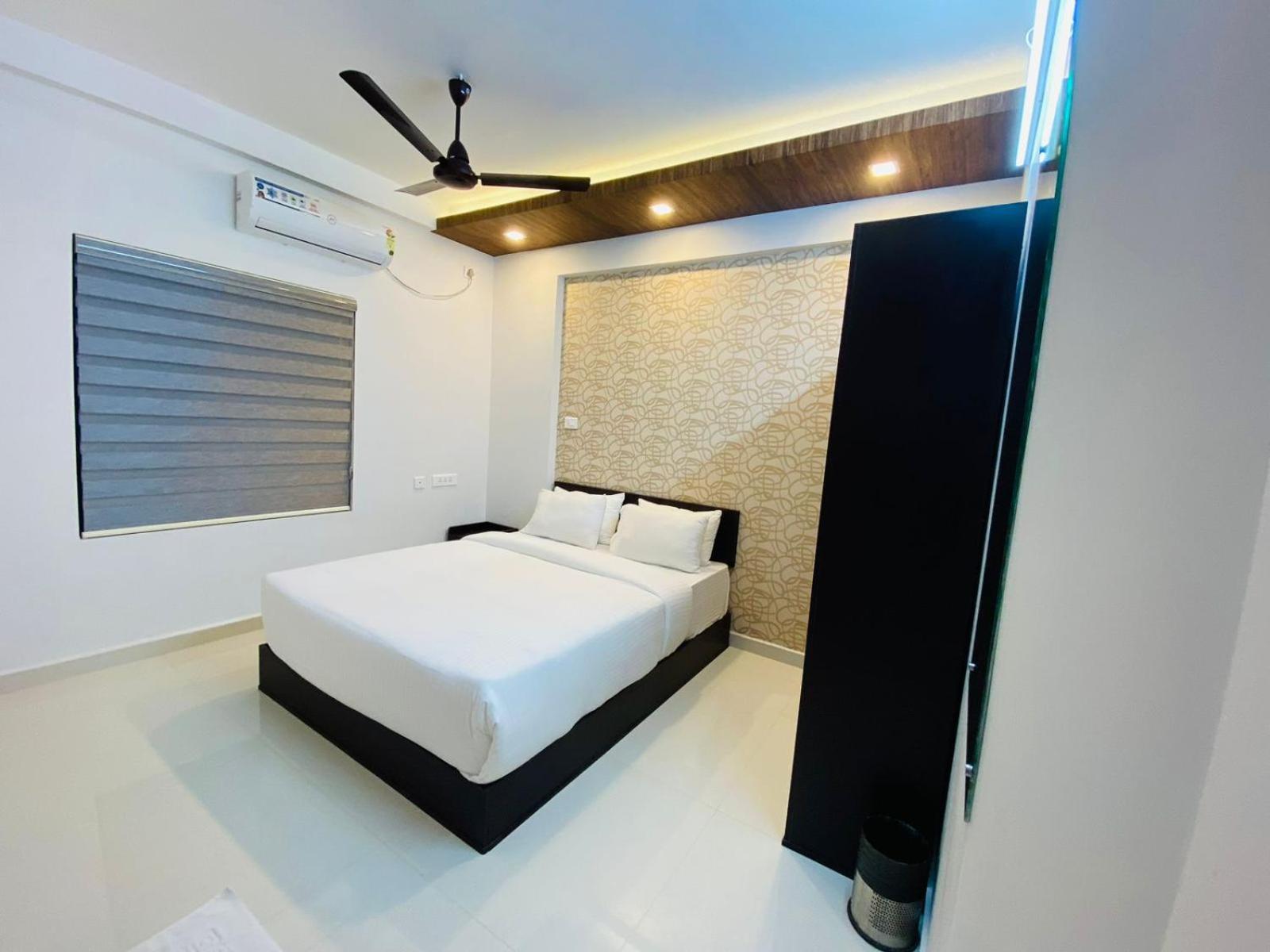 Hotel Nujoom Rooms & Apartments Kochi Buitenkant foto